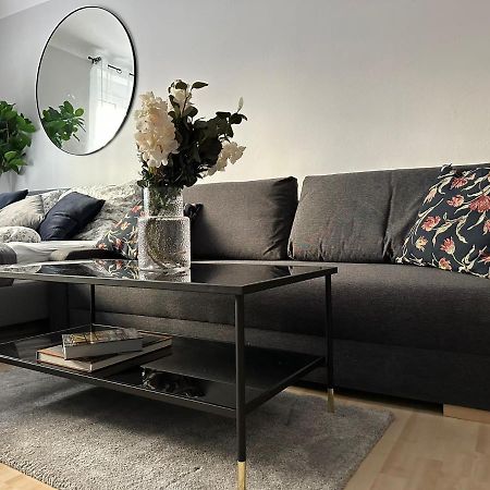Balcony Apartment, 1 Min To U1 Reumannplatz Відень Екстер'єр фото