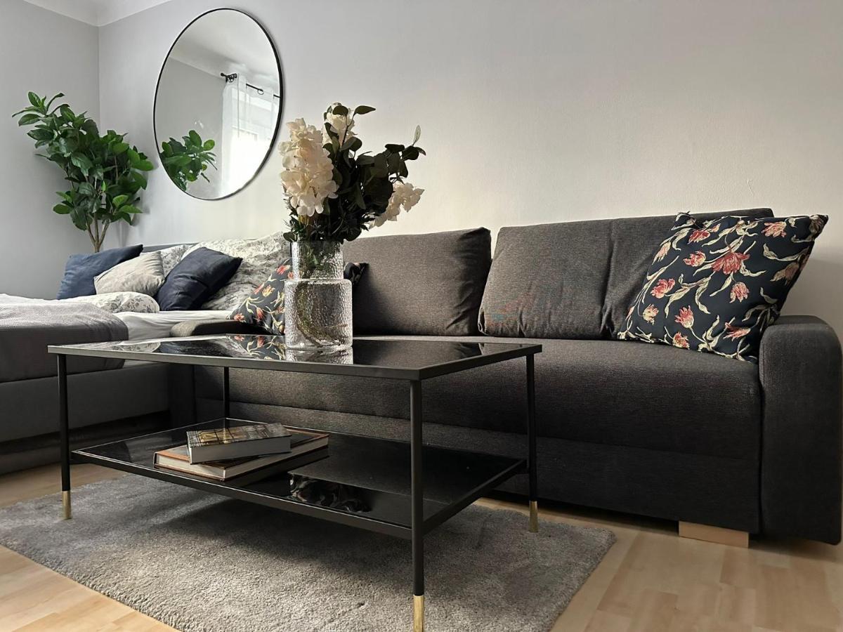Balcony Apartment, 1 Min To U1 Reumannplatz Відень Екстер'єр фото