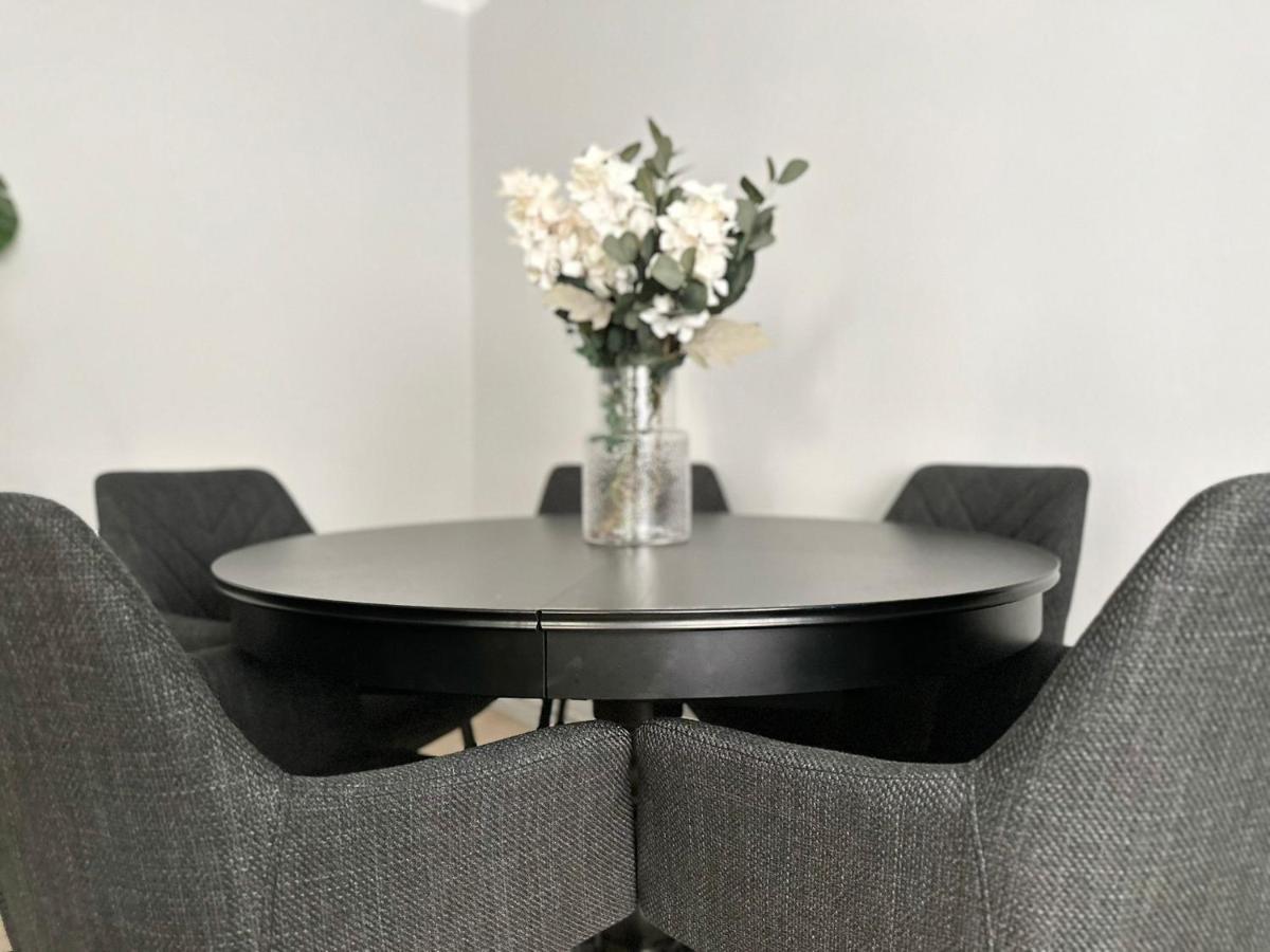 Balcony Apartment, 1 Min To U1 Reumannplatz Відень Екстер'єр фото
