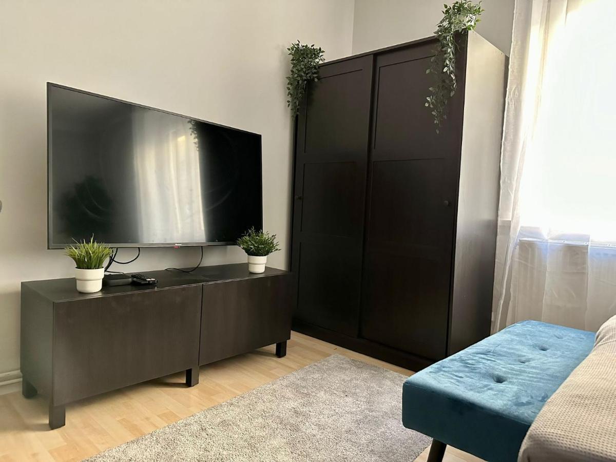 Balcony Apartment, 1 Min To U1 Reumannplatz Відень Екстер'єр фото