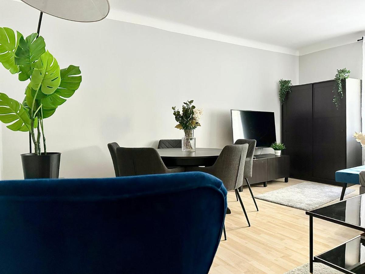 Balcony Apartment, 1 Min To U1 Reumannplatz Відень Екстер'єр фото