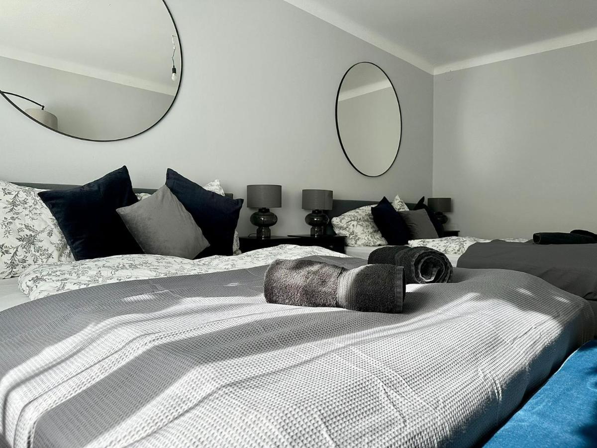 Balcony Apartment, 1 Min To U1 Reumannplatz Відень Екстер'єр фото